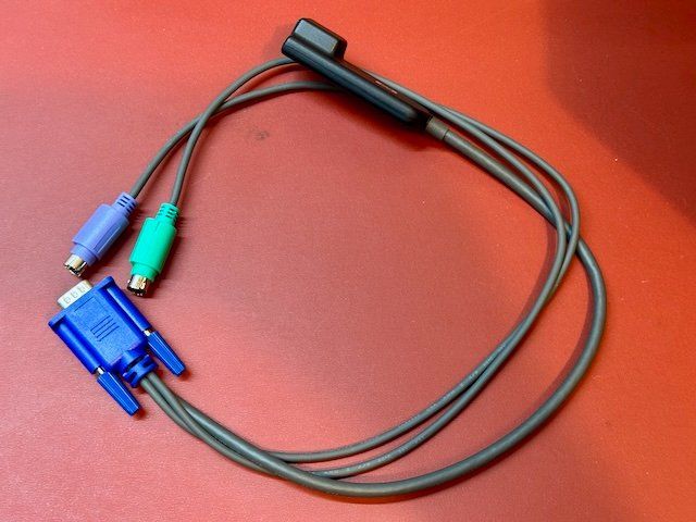Commutateur KVM HP 16 Ports 0x2x16 Pour Serveur - 396631-001 - Occasion