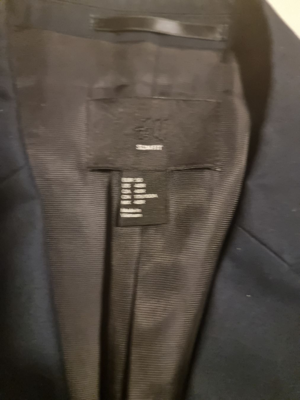 H&M Lotti di vestiti: 2x Blazer grösse 50 und 46 – Usato da Wohlen AG venduto da niki31 2