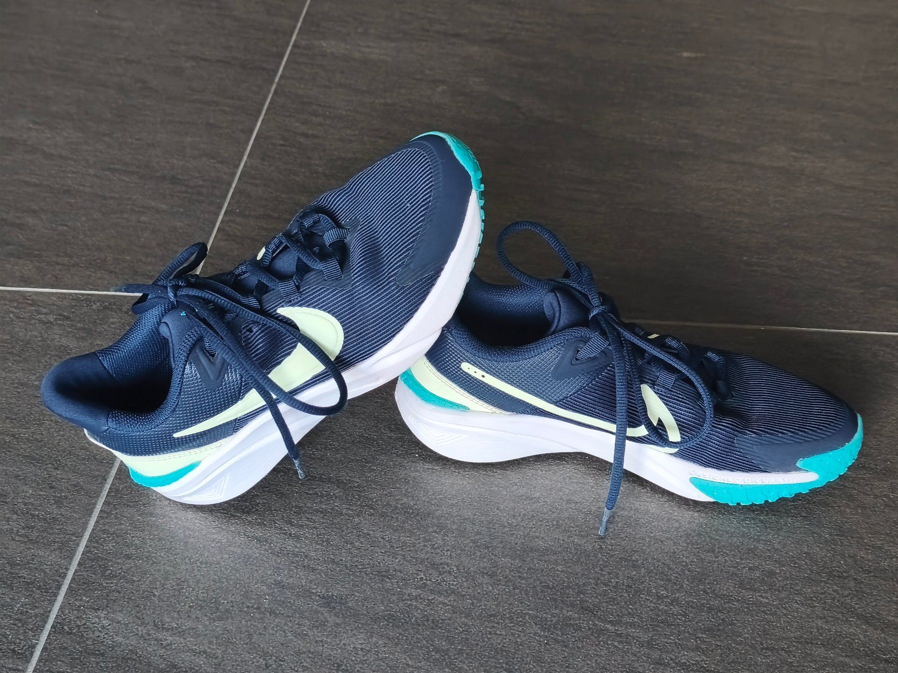 Nike Schuhe für Jungen: Turnschuhe Nike Star Runner 04 - Grösse 38 – Gebraucht aus Jegenstorf von Juchlistock 4