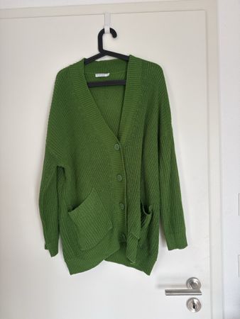 Strickjacke von stradivarius
