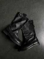 Lederstiefel passt zu Rundholz