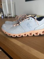 On Damenschuh, Grösse 38 (klein ausgemessen)