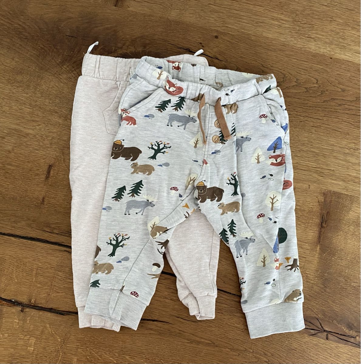 Lotti di vestiti: Trainerhose, Jogginghose – Usato da Urdorf venduto da Tjara65