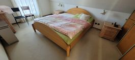 Buche Massivholzbett 160x200 cm mit Lattenrost, und Matratze