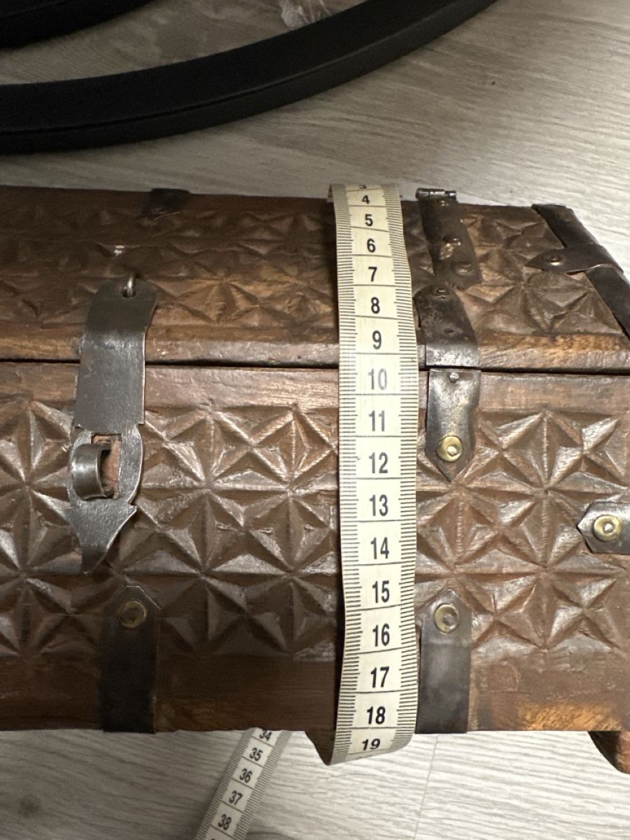 Cassapanche: Coffre en bois ancienne – Usato da Montreux venduto da Pipo7878 8