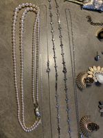 Lot de bijoux fantaisie vintage – B.d’o, colliers, bagues,