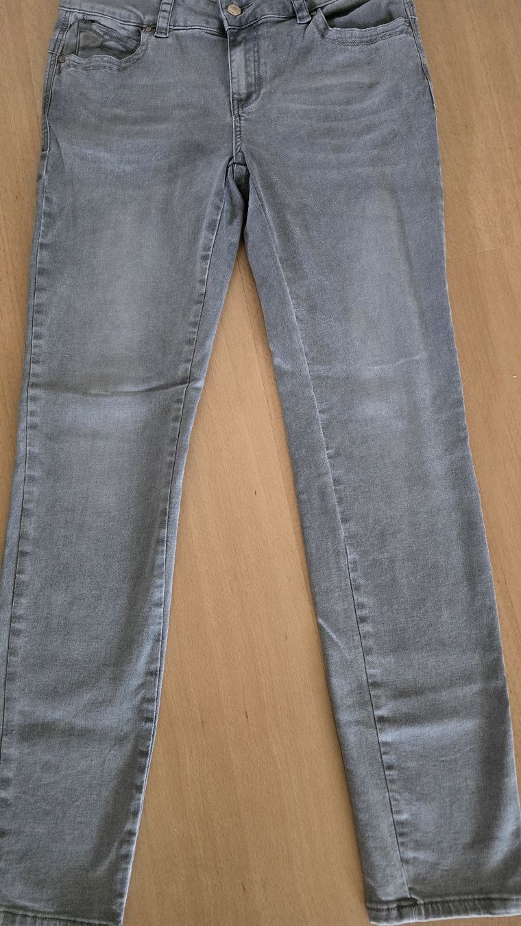 Jeans: Jeans grau Gr. 40 – Neuf (Voir description) à Sursee par M_Z 1