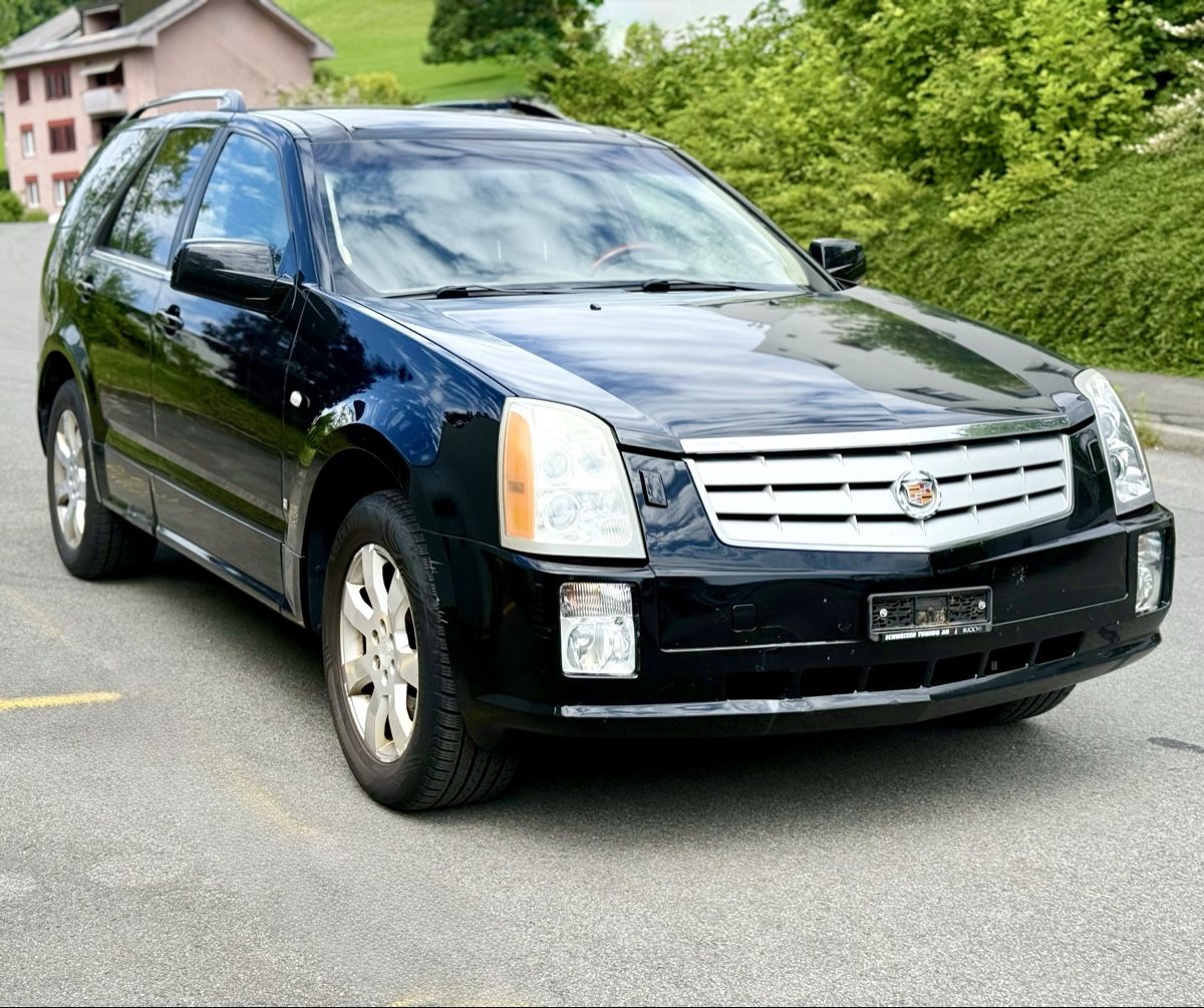 Cadillac Automobili: Cadillac SRX 4.6 Benzin mit 325 Ps. – Usato da Kriens venduto da Gun2000