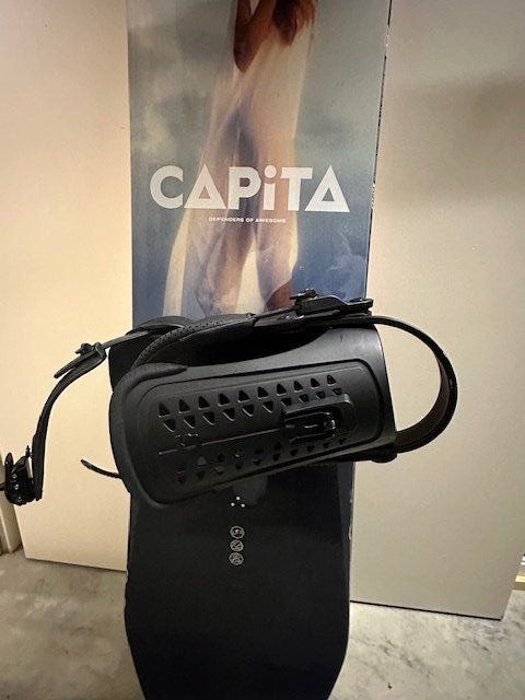 Capita Board: Snowboard der Marke Capita inkl. Union Force Bindung – Usato da Wilchingen venduto da Fiat__500 2