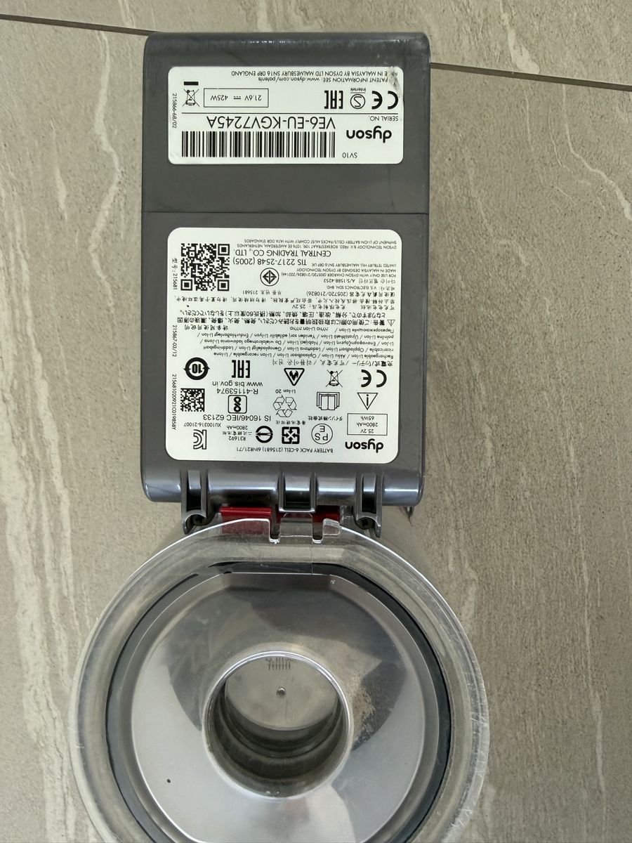 Dyson Aspirapolveri & Accessori: Dyson V8 absolut – Usato da Zumikon venduto da DesdeSalta 5