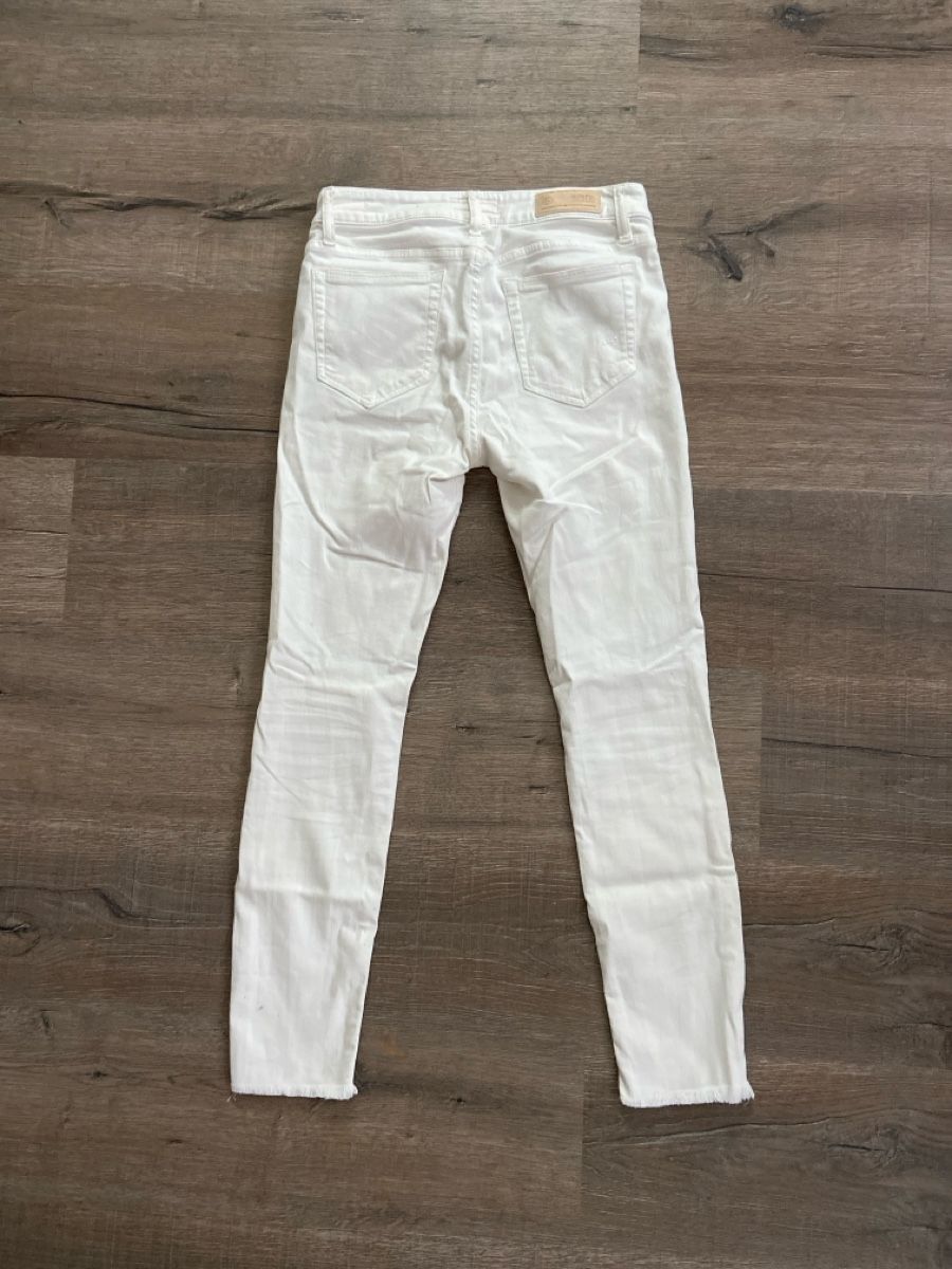 Jeans: Weisse Jeans im Ripped Look, Grösse 28 – Usato da Bischofszell venduto da kbr_5c5z 1