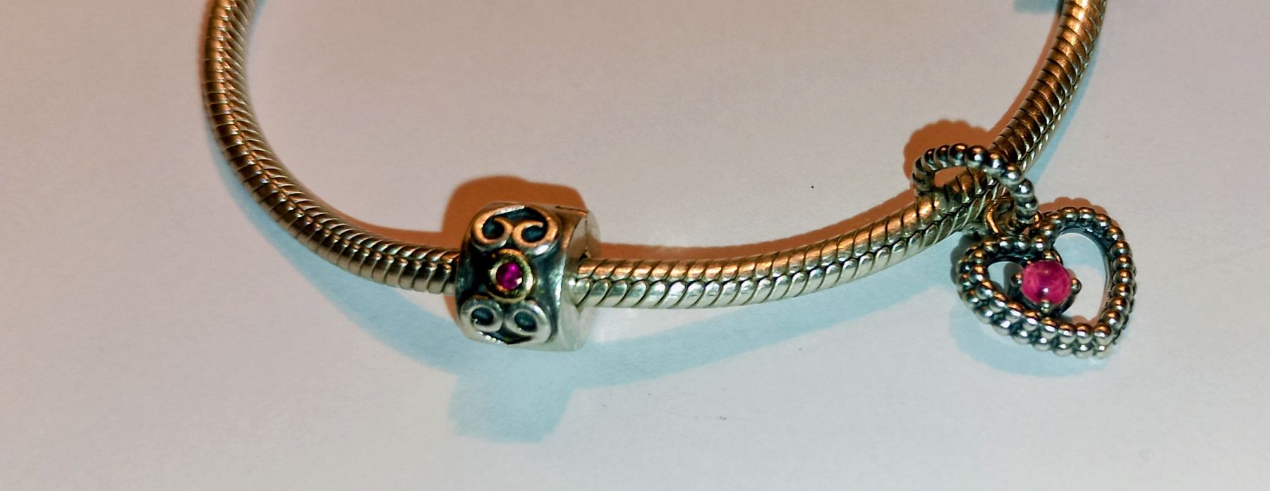 Pandora Bracciali & Braccialetti: Pandora Armband 19 cm mit Charm, Clip – Usato da Therwil venduto da col_m6rx 4