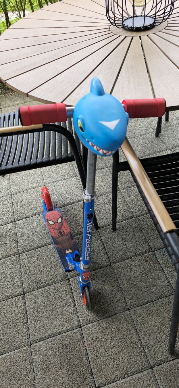 Kickboard: Spiderman Scooter/Trotti – D'occasion à Rothrist par lwagner7