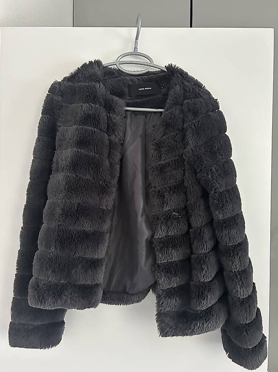 Giacche: Flauschige Jacke - Only Grösse S – Usato da Rothrist venduto da dam_2v82