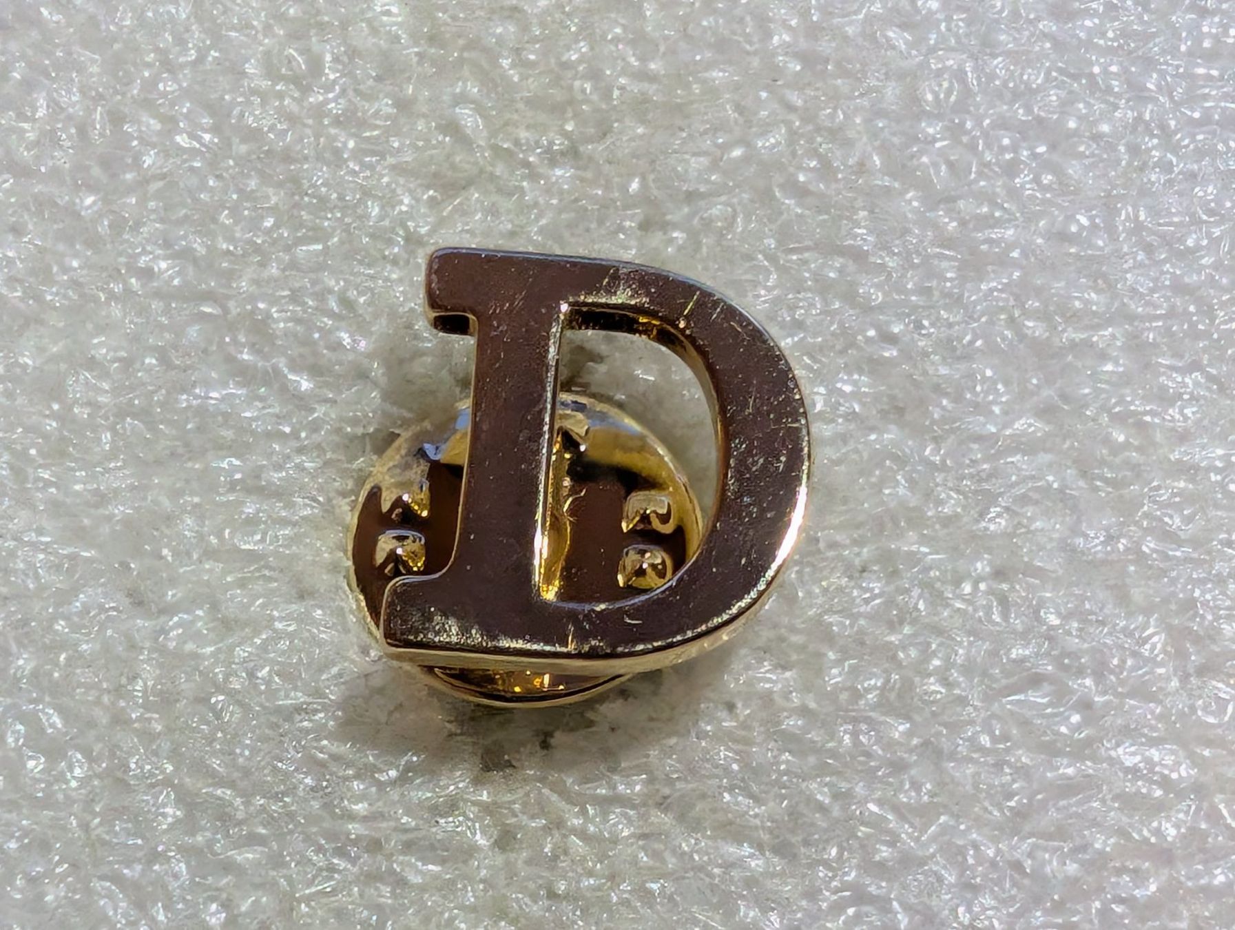 Placchette & Badge: Ansteckpin 206: Buchstabe – Usato da Oppligen venduto da Pin-Fall-Shop