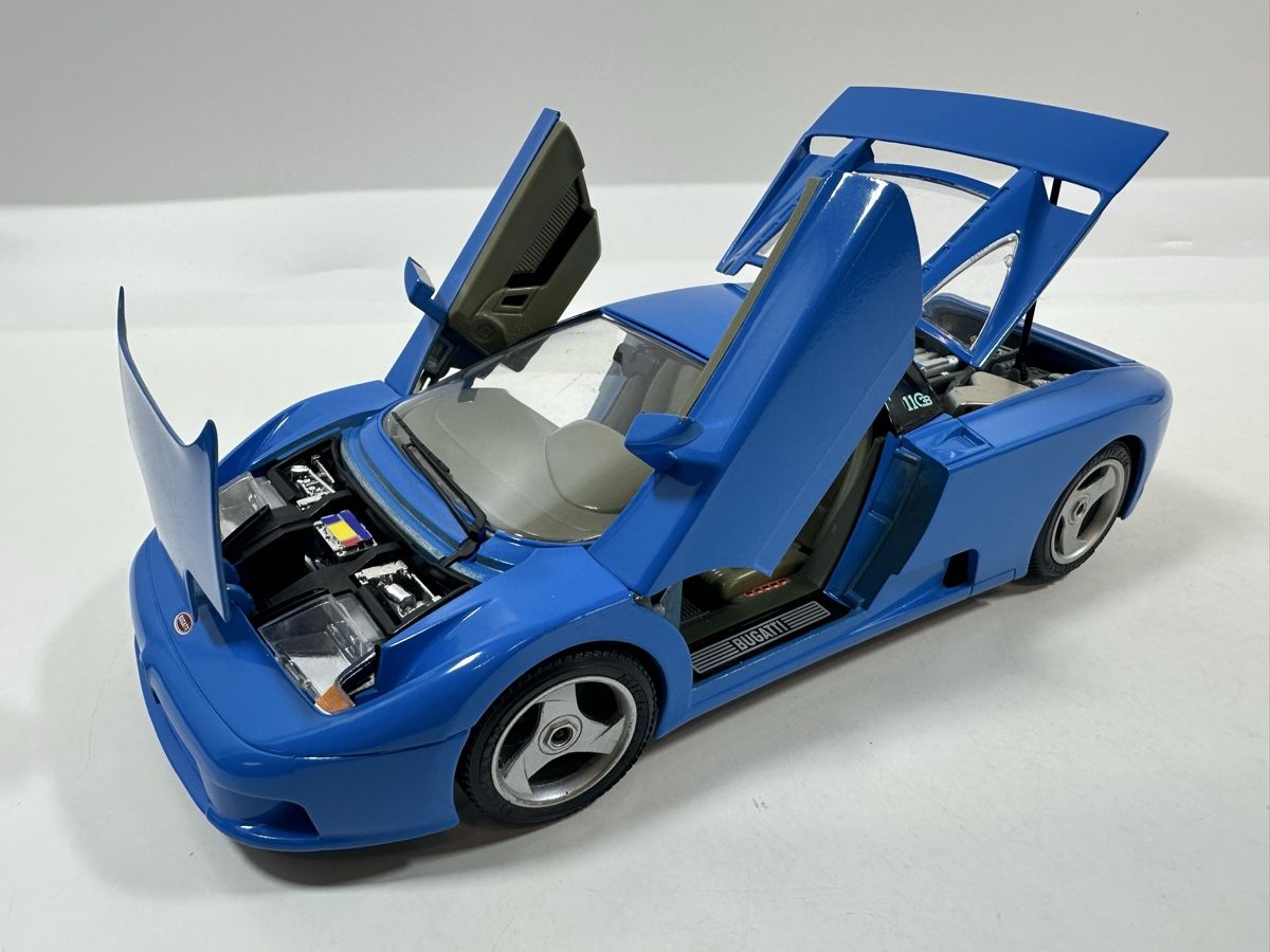 Bburago Modellini d'auto: Bugatti EB110 1:18, blau, BBURAGO – Usato da Zofingen venduto da rf9_x2xt 8