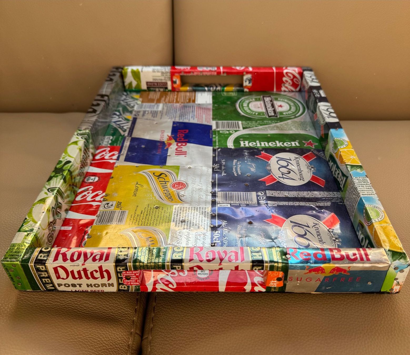 Tutte le decorazioni: Unikates Tablett aus Getränkedosen – Usato da Neftenbach venduto da Rose40 3