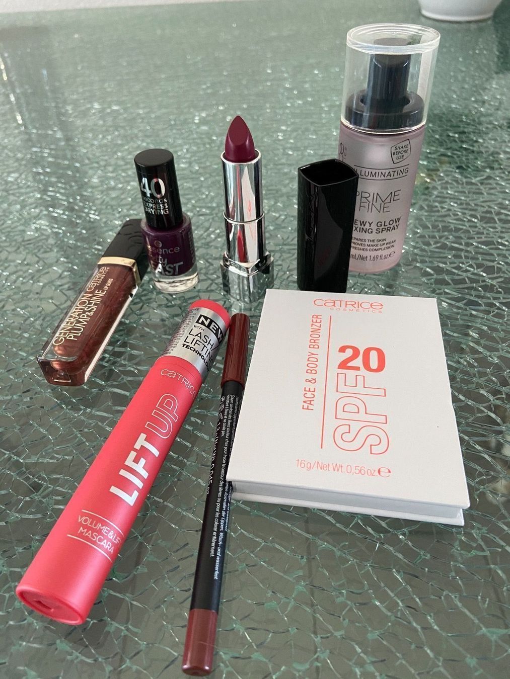 Gesichtspflege: Schöne neue Kosmetik Sachen – Neu und originalverpackt aus Oftringen von andrax