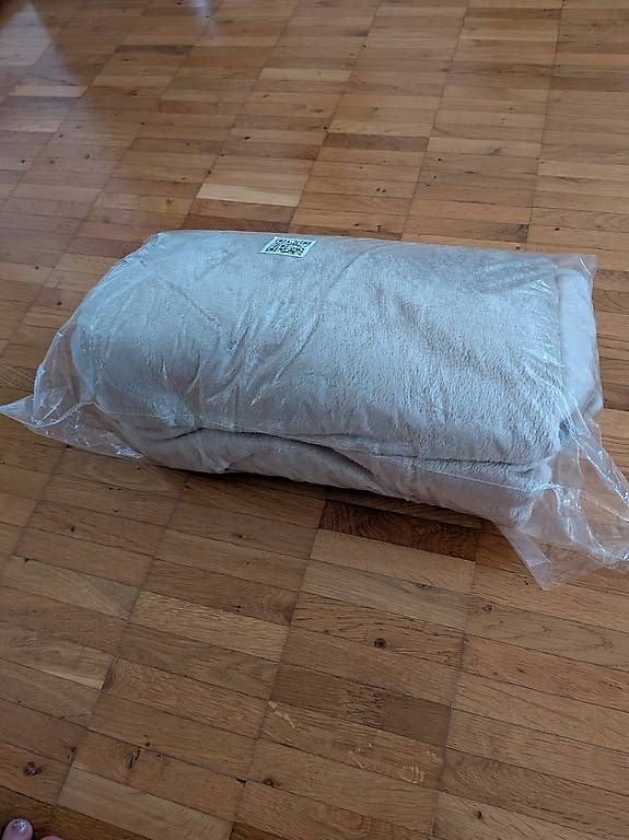 Couvertures: Kuscheldecke(Neu) beige  – D'occasion à Kreuzlingen par si_ho 1