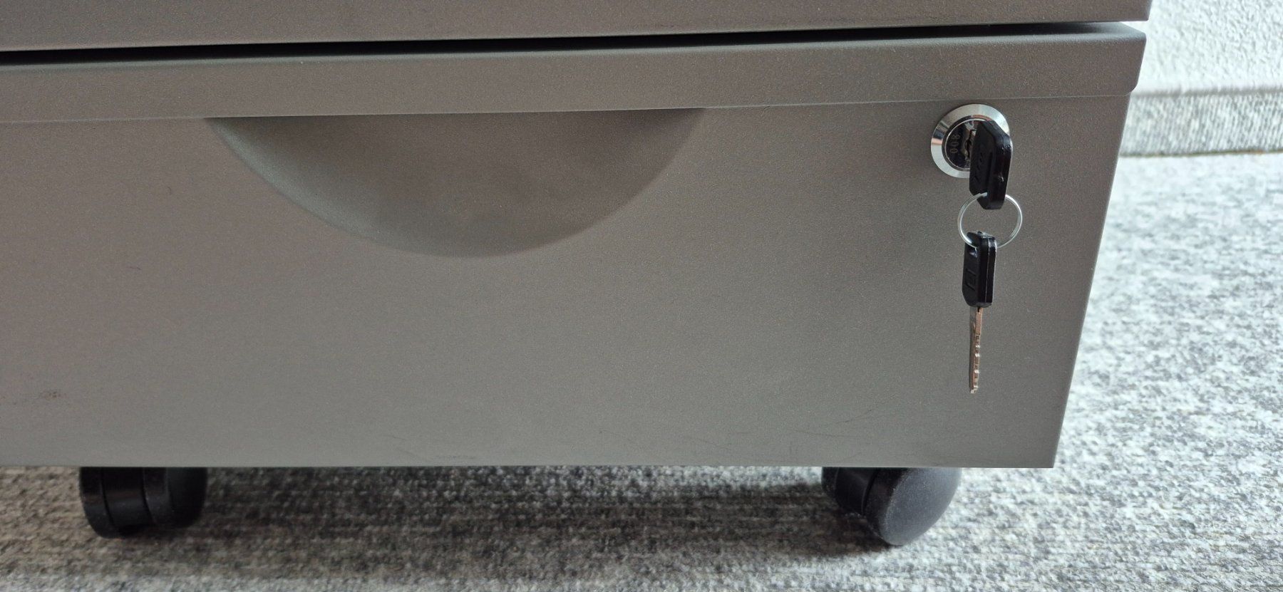Korpus: Büro-Korpus / Rollkorpus mit Schubladen – Gebraucht aus Eggersriet von Fredb 3
