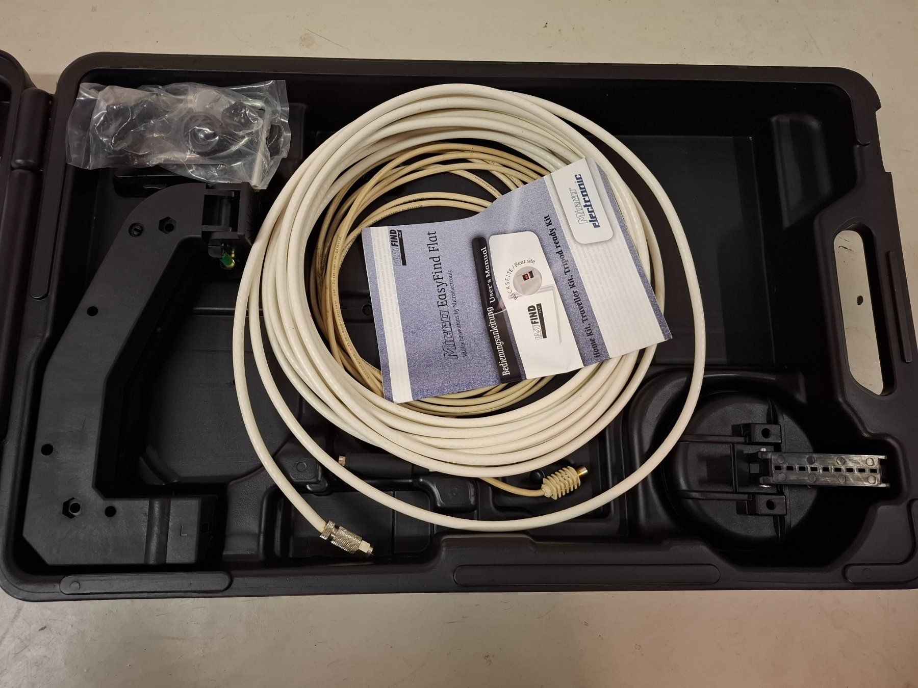 Parabola satellitare: Micro EasyFind Flat-Traveller Kit Satelliten-Antenne – Usato da Steinach venduto da Gauto 5