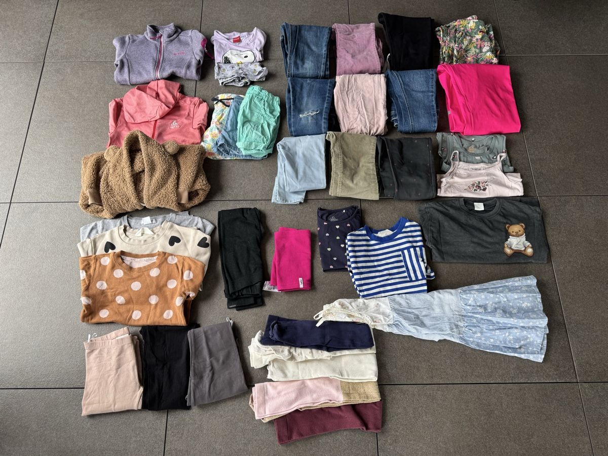 Lotti & Set di vestiti: Kleiderpaket Mädchen 116-128 – Usato da Pfäffikon ZH venduto da stepashka