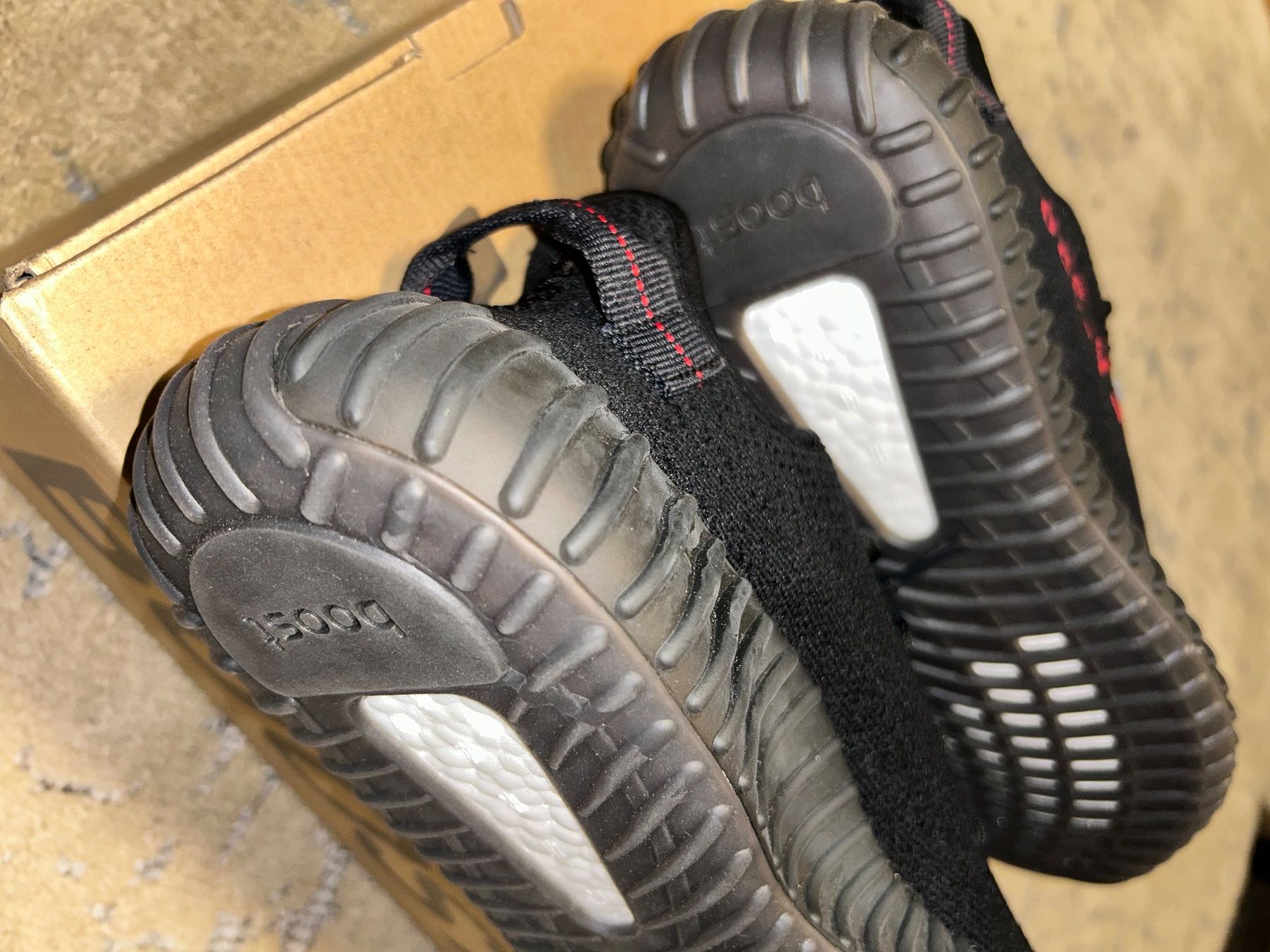Scarpe da uomo: Yeezy Boost 350 V2 Black – Usato da Zürich venduto da DekOandCo 4