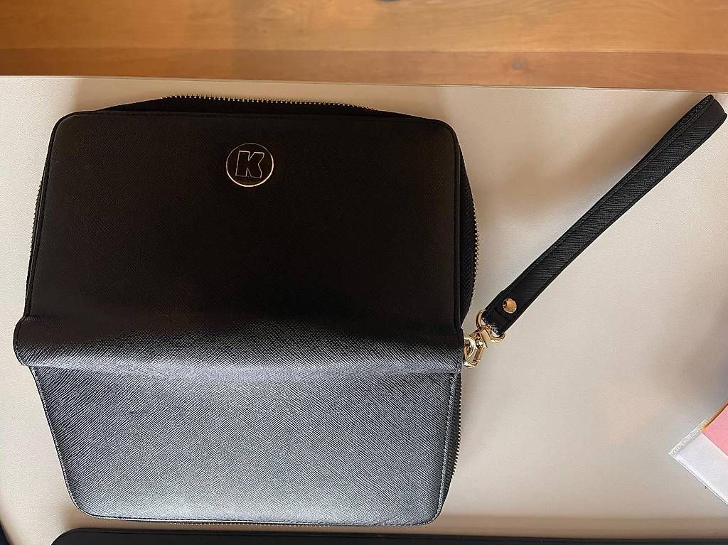 Portafogli: Geldbörse mit integrierter Powerbank – Nuovo (secondo la descrizione) da Triesen venduto da Chevalley 3