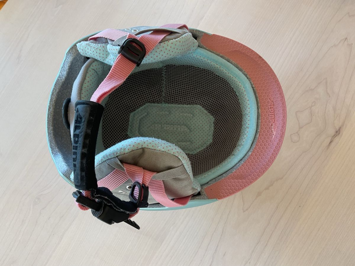 Alpina Helme: Alpina Skihelm – Gebraucht aus Rickenbach SZ von Gambit_1 2