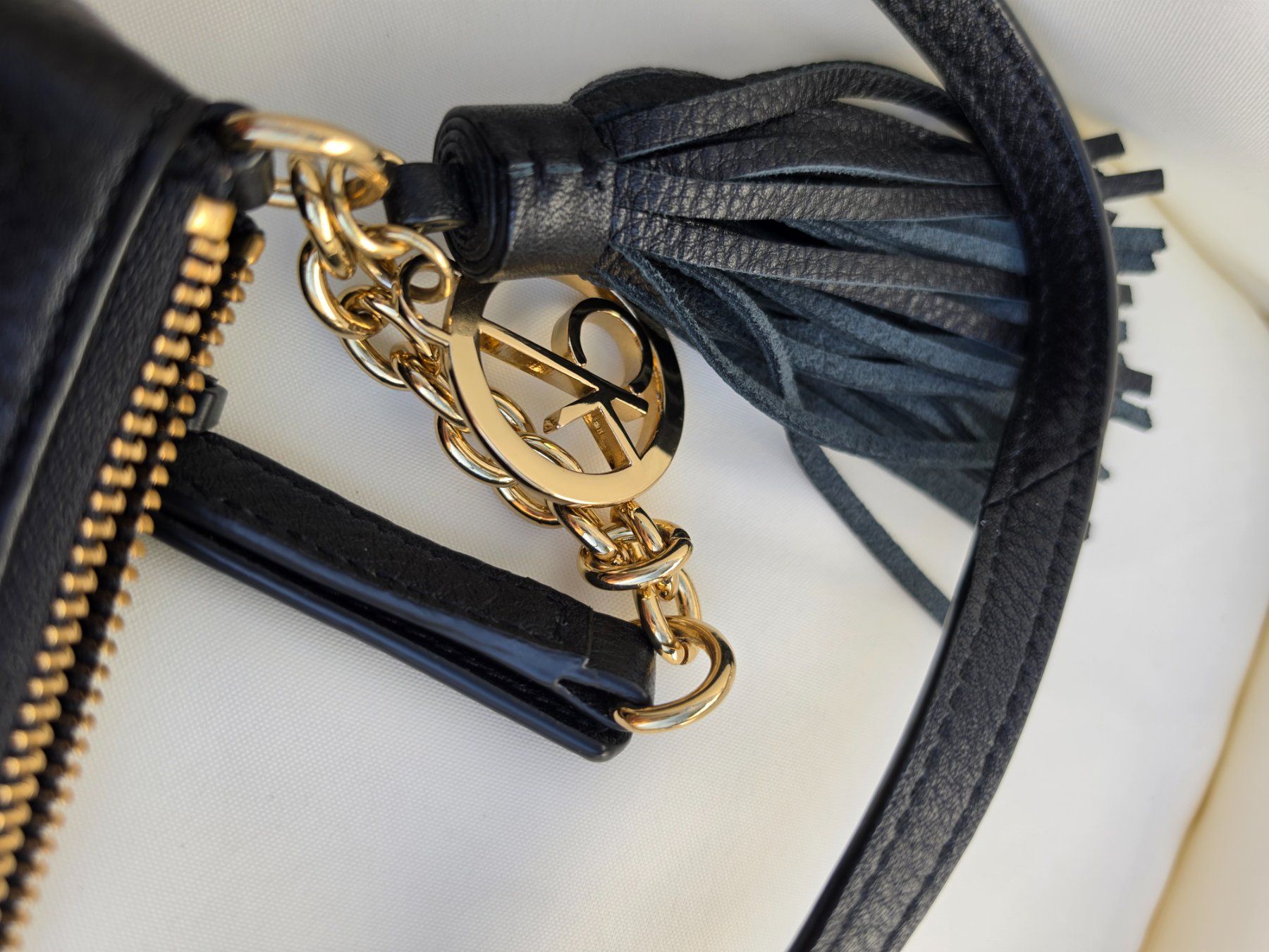 Calvin Klein Sacs femmes: Calvin Klein Handtasche – D'occasion à Bachenbülach par Tami_T 1