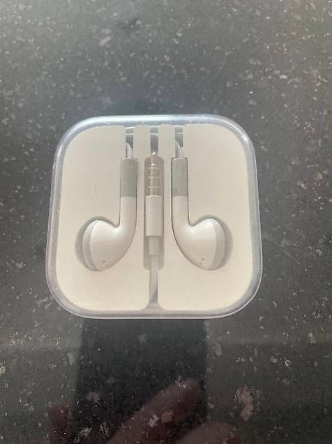 Apple Cuffie: iPhone Kopfhörer mit AUX Anschluss – Usato da Lyss venduto da Nicole71