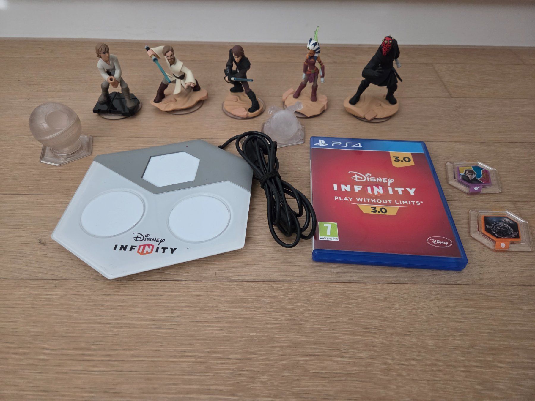 Disney Giochi: Disney Infinity 3.0 + Portal + 12 Figures + 4 Discs - PS4 – Usato da Carouge GE venduto da Gasco