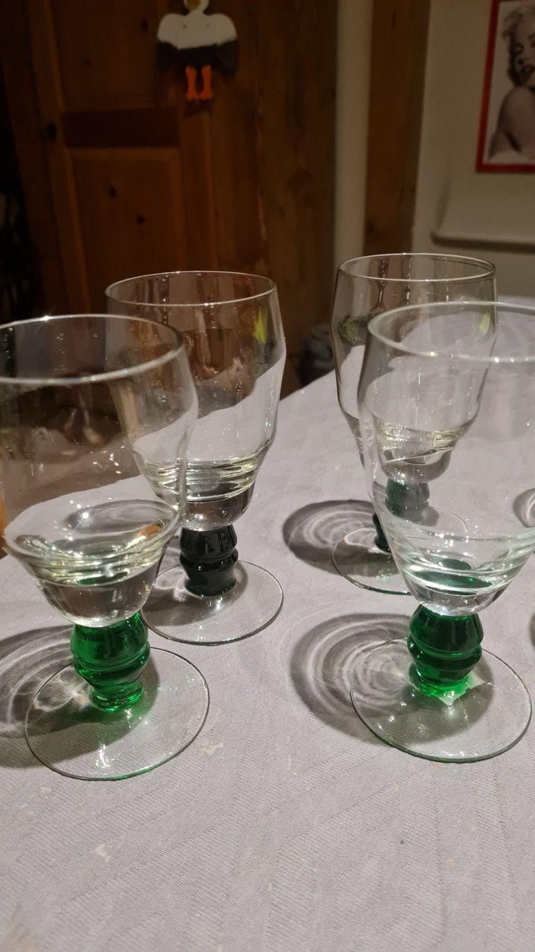 Bicchieri: 7Vintage Weingläser – Usato da Münsingen venduto da Cuci31 1