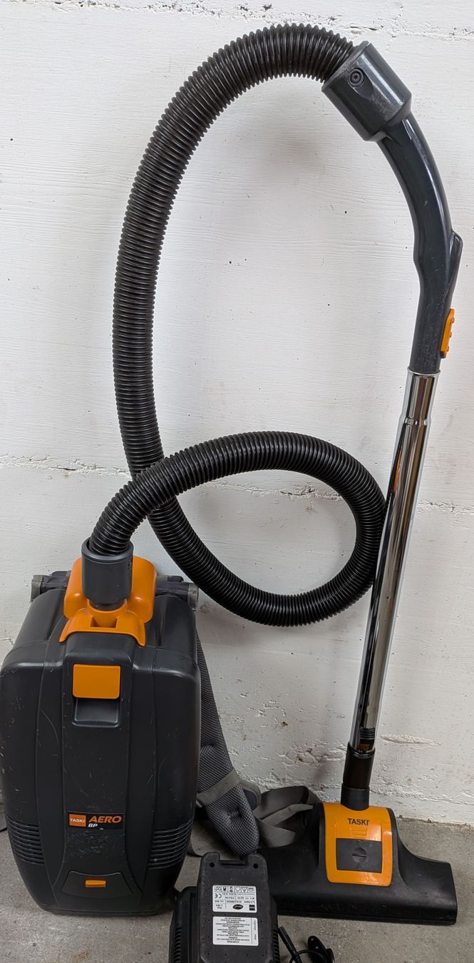 Staubsauger & Zubehör: Taski Aero BP Rucksackstaubsauger gebraucht  – Gebraucht aus Jona von armo01