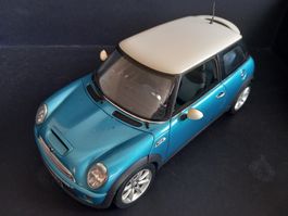 Mini Cooper S 1:18 von AUTOart guter Allgemeinzustand