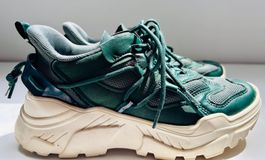 Essentiel Antwerp Chunky Sneakers in Smaragdgrün – Damen