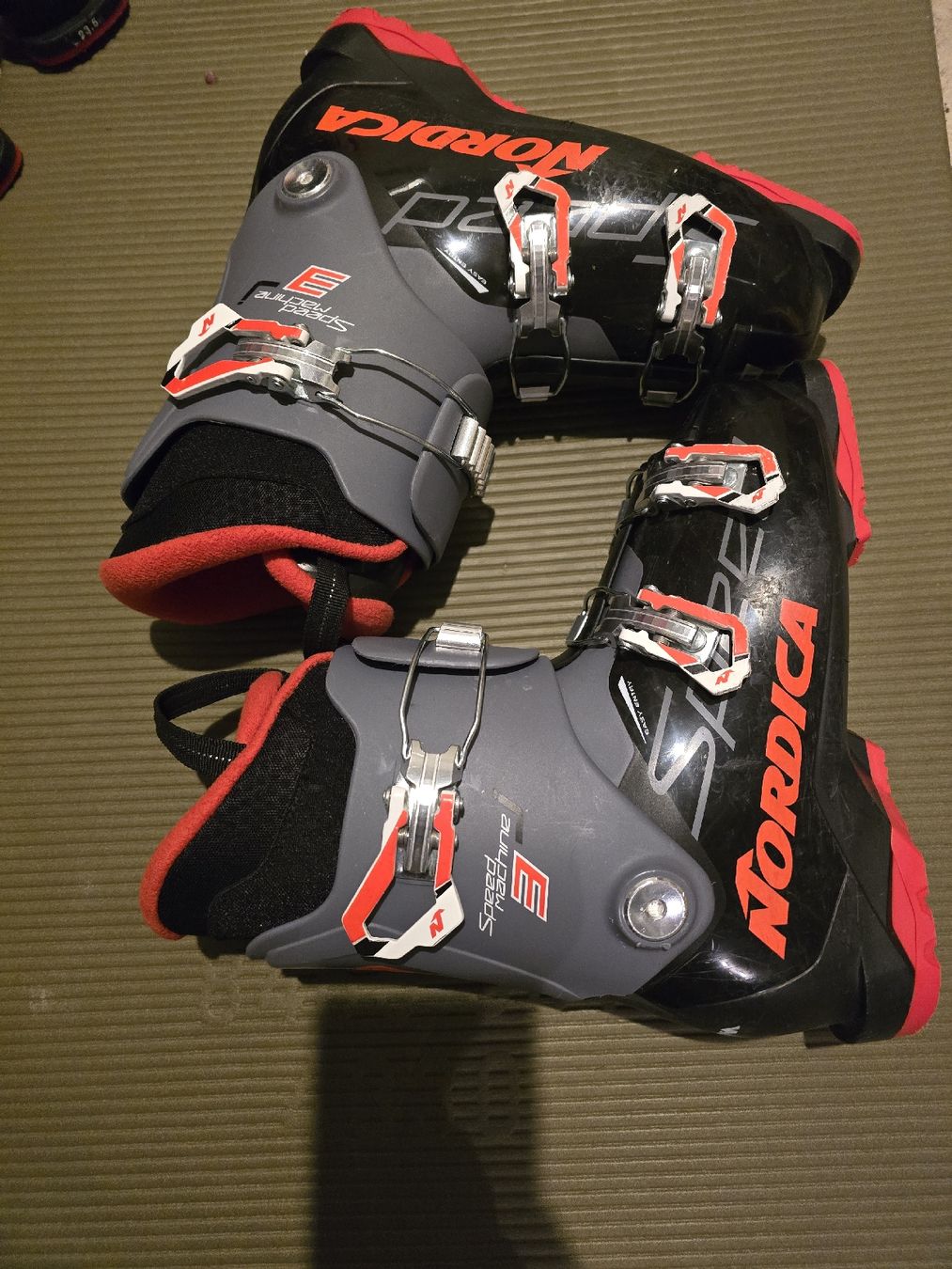 Nordica Scarpe da uomo: chaussure de ski junior taille 25.5 – Usato da La Chaux-de-Fonds venduto da Elissa 1