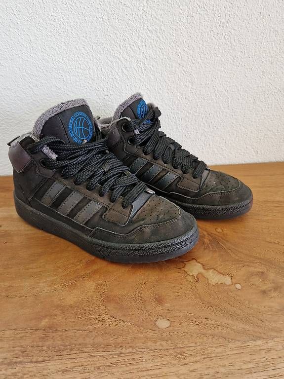 Scarpe da uomo: Adidas Rapid Court Mid Winterized Schuh – Usato da Uerzlikon venduto da Rotkreuzer