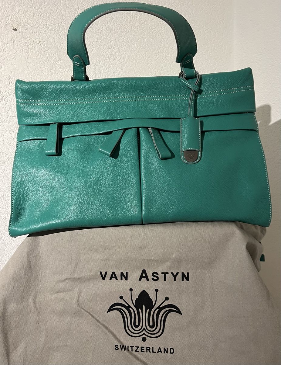 Van Astyn Borse da donna: Sac à main vert en cuir Van Astyn – Nuovo e nell'imballaggio originale da St-Pierre-Clages venduto da ste_xk6p