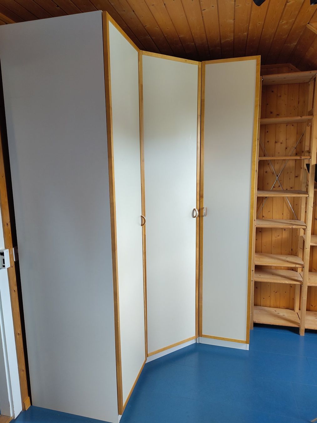 Ikea Schränke: Eck-Kleiderschrank – Gebraucht aus Burgdorf von ber_wx9q 1
