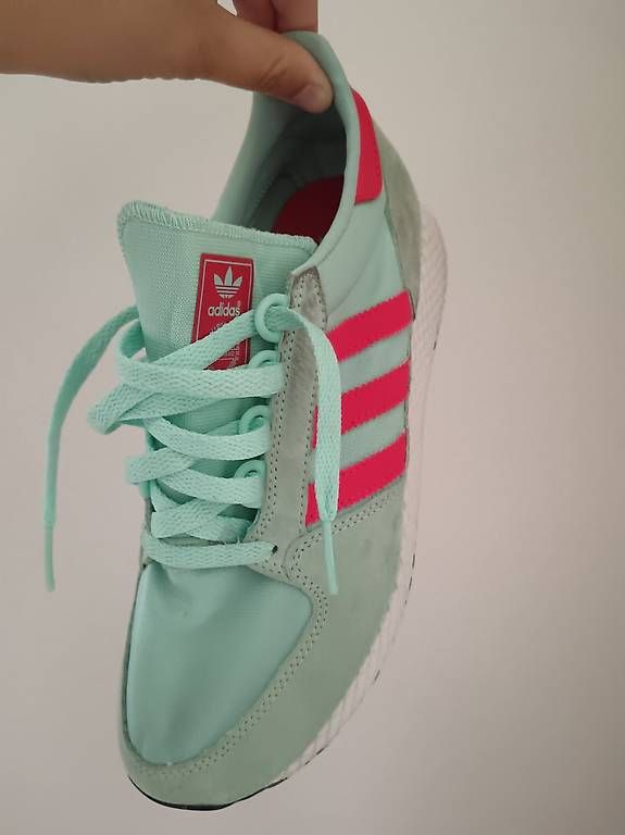 Scarpe da donna: Adidas Forest Grove Sneakers size 39.5 – Usato da Glattbrugg venduto da cam_wsk9
