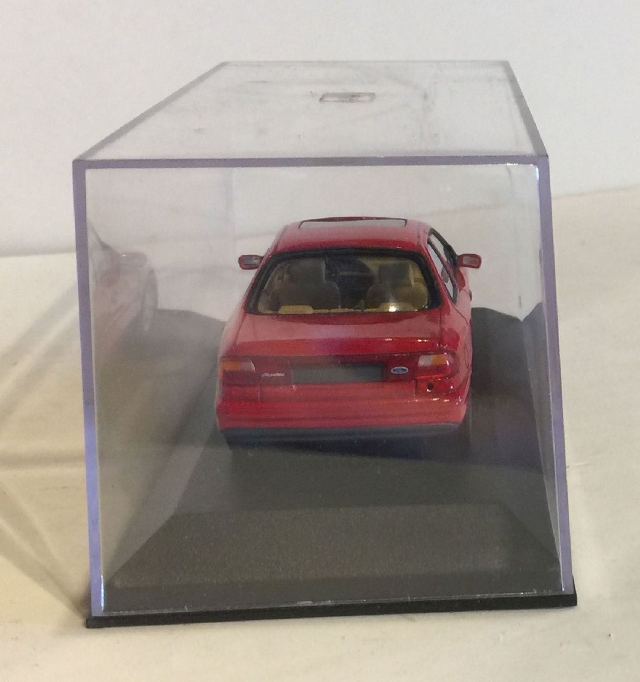 Minichamps Modellini d'auto: MINICHAMPS Ford Mondeo Limousine – Usato da Sonceboz-Sombeval venduto da Decolove 4
