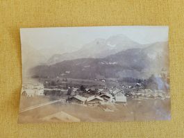 Alte Fotografie Berglandschaft Dorf schwarzweiss alt c1910