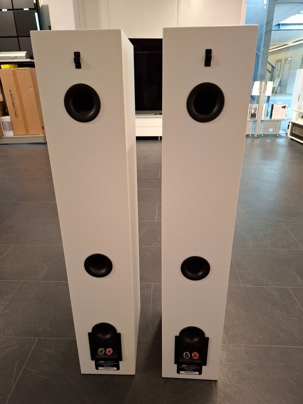Elac Casse acustiche: Elac Uni-FI FS U5 Weiss Paarpreis – Nuovo (secondo la descrizione) da Kerzers venduto da Hubihifi 1