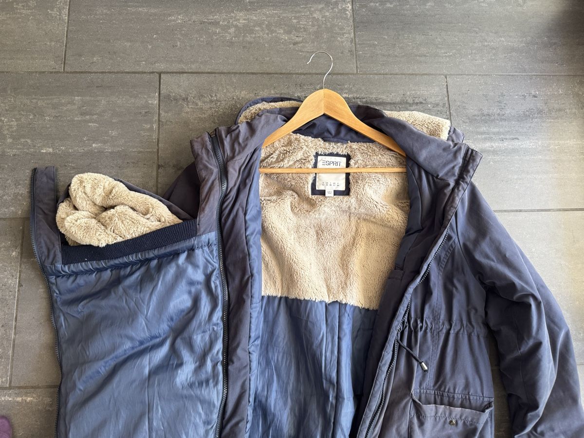 Esprit Giacche: Esprit Tragejacke mit Einsatz Winter – Usato da Mönchaltorf venduto da reg_5f8t 1