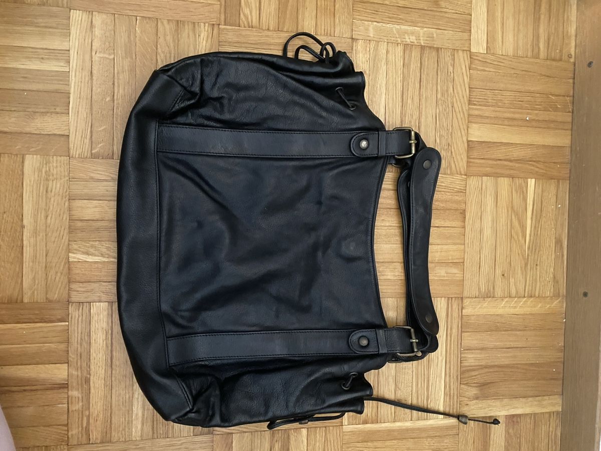 Borse da donna: Sac à main cuir noir  bon état – Usato da Onex venduto da AlisonH 1