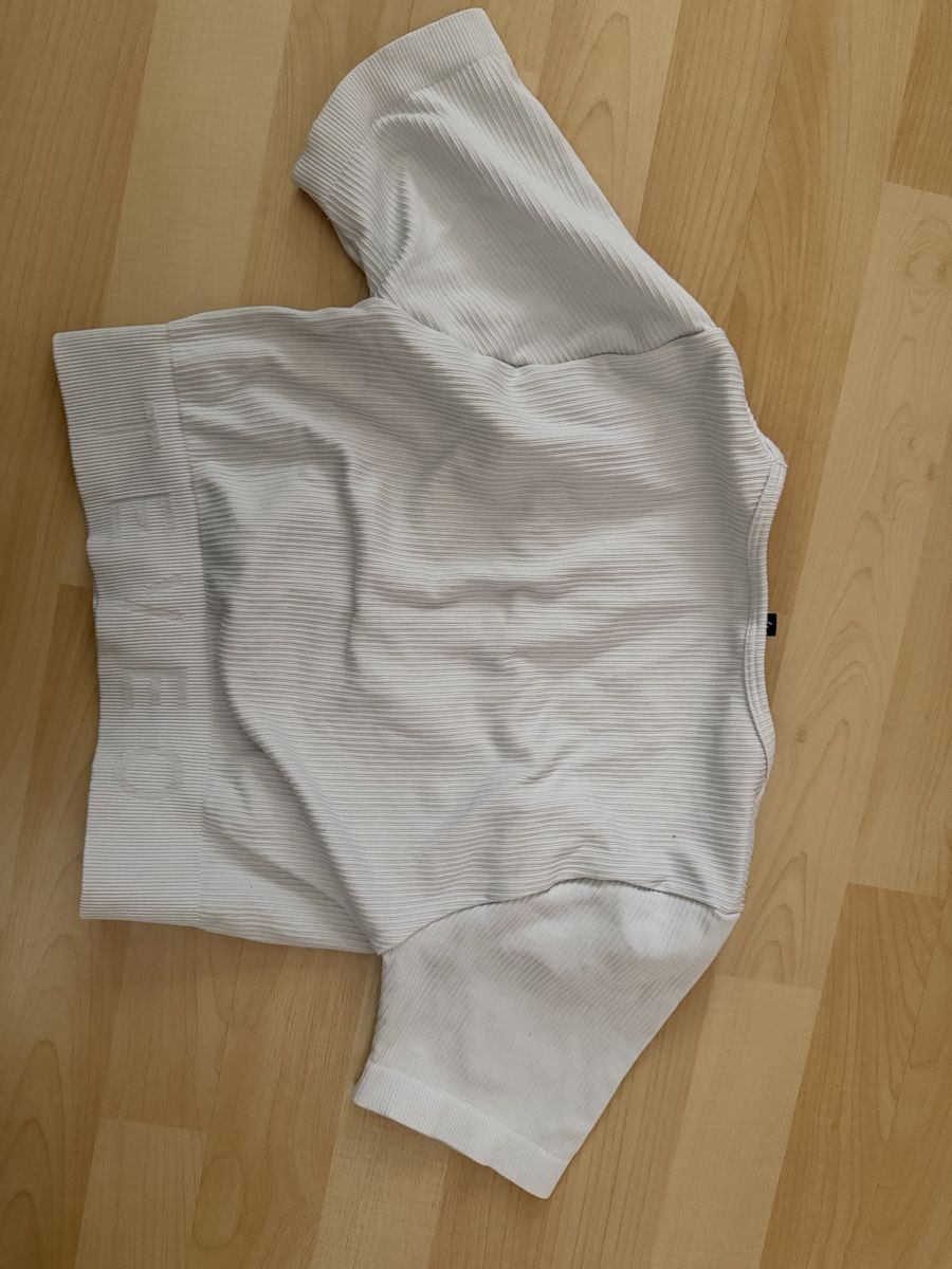 Top: Weisses Teveo Top – Usato da Thierachern venduto da due_ls6w 1