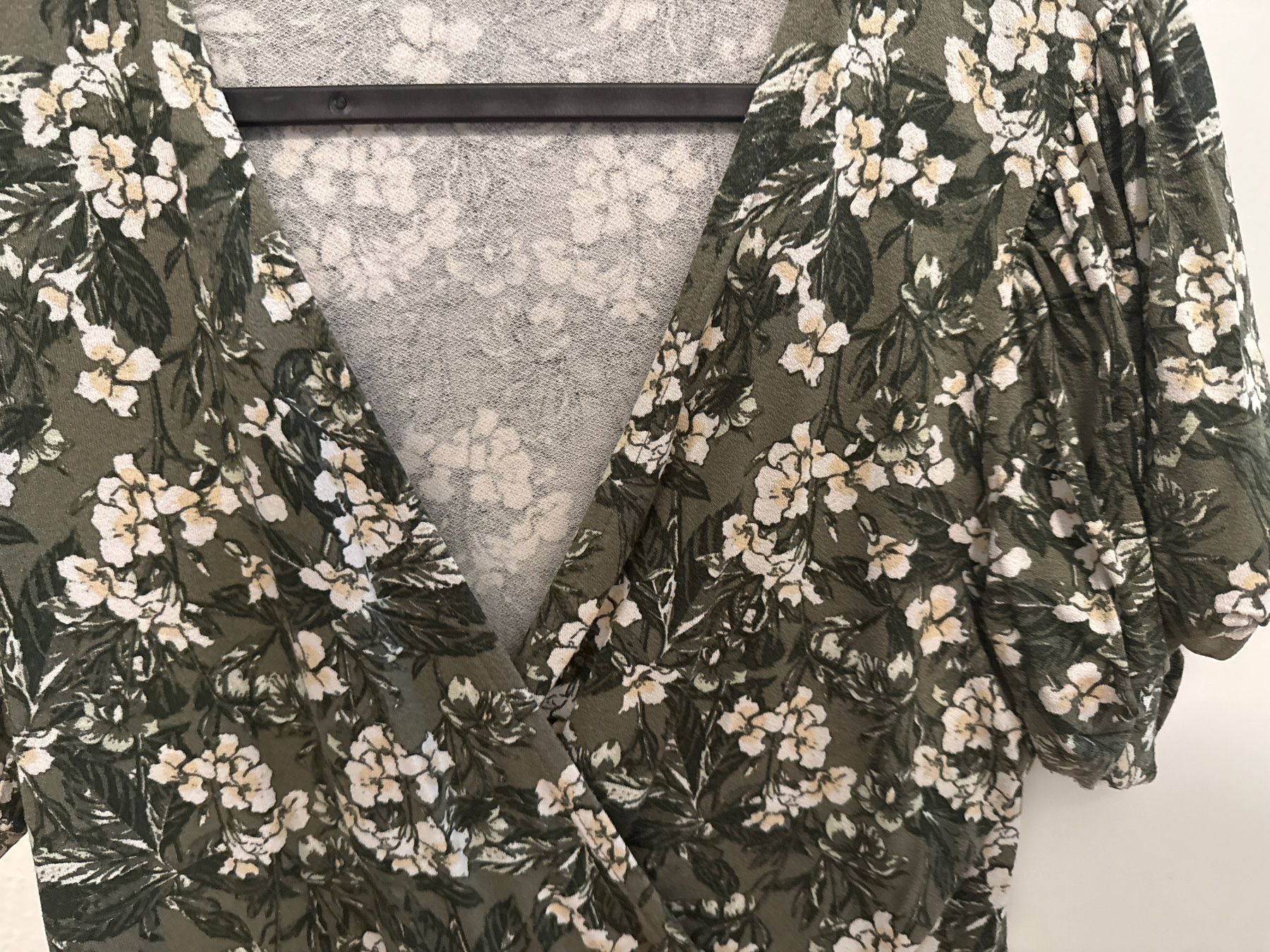 Blusen: Ginatricot Blusen-Shirt Gr. M – Gebraucht aus Pfäffikon SZ von Melanie335 3