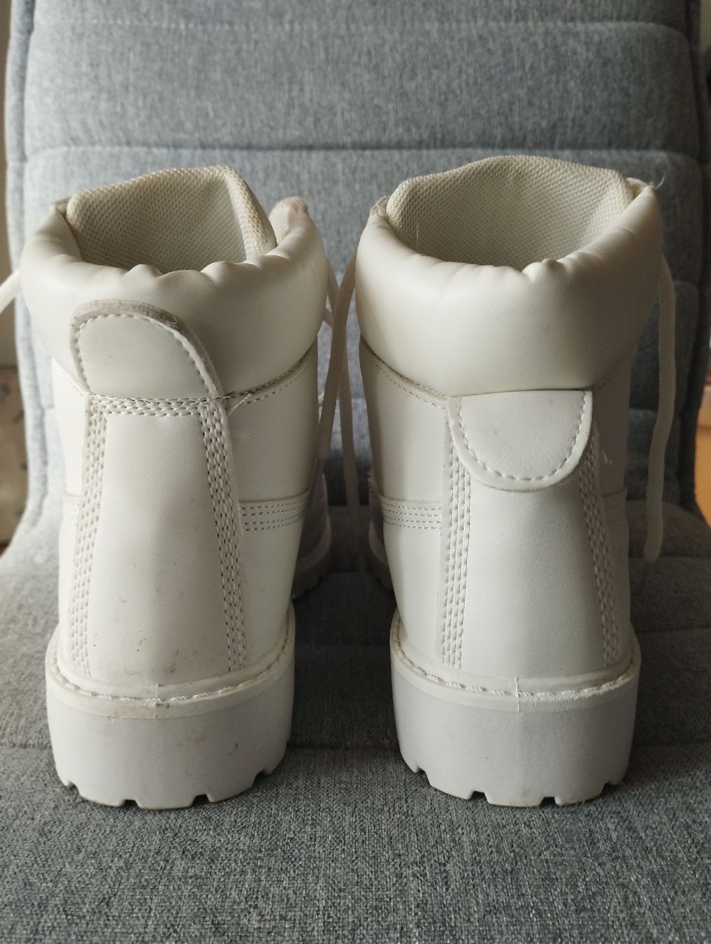 Scarpe da donna: Weisse Damen Winterstiefel Gr. 36 – Usato da Hallwil venduto da cao_x7wb 1