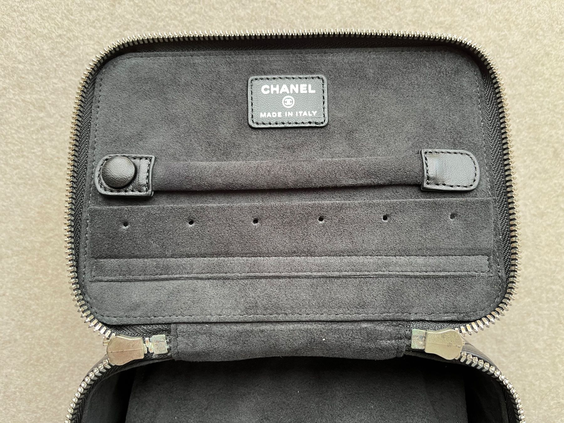 Chanel Portagioie: Chanel Vanity - Very good condition – Usato da Villars-sur-Glâne venduto da etoupe621 8